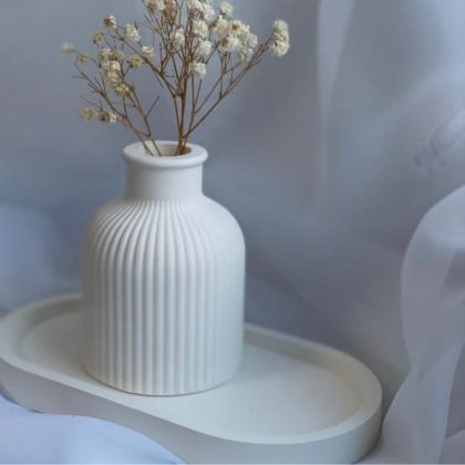 Ribbed Bottle Vase  with Tray